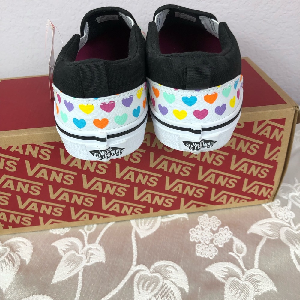 VANS   Asher-Kids Canvas Upper Slip-On Multi-Heart Print Elastic Sides Shoes 6 - Picture 3 of 5